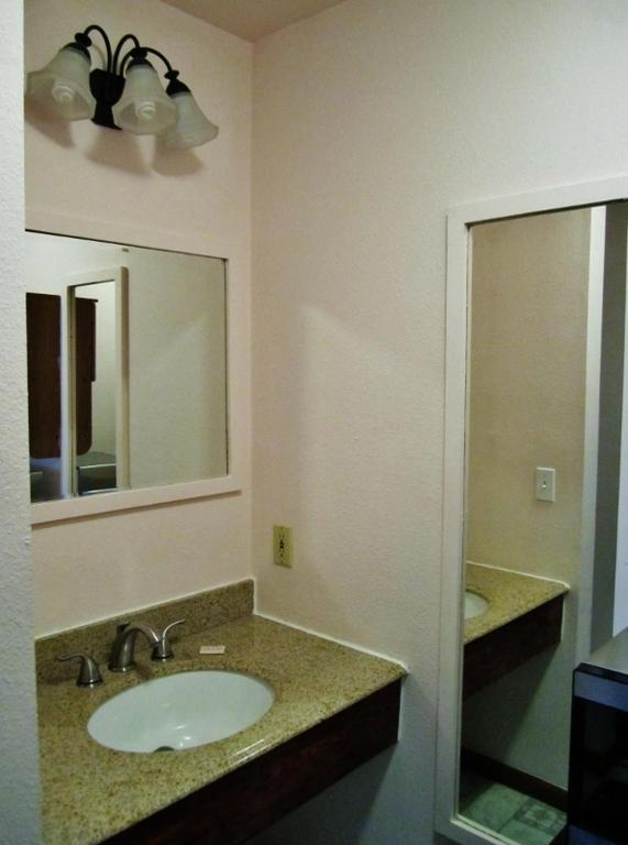 Going To The Sun Inn And Suites Browning Camera foto