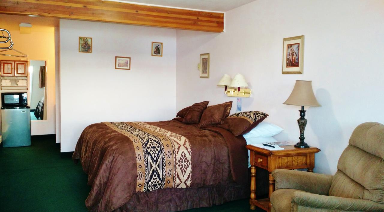 Going To The Sun Inn And Suites Browning Esterno foto