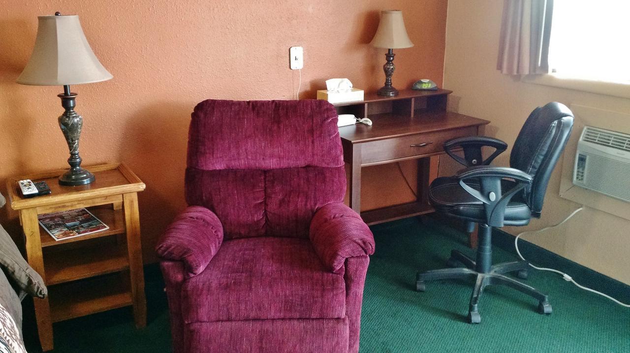 Going To The Sun Inn And Suites Browning Esterno foto