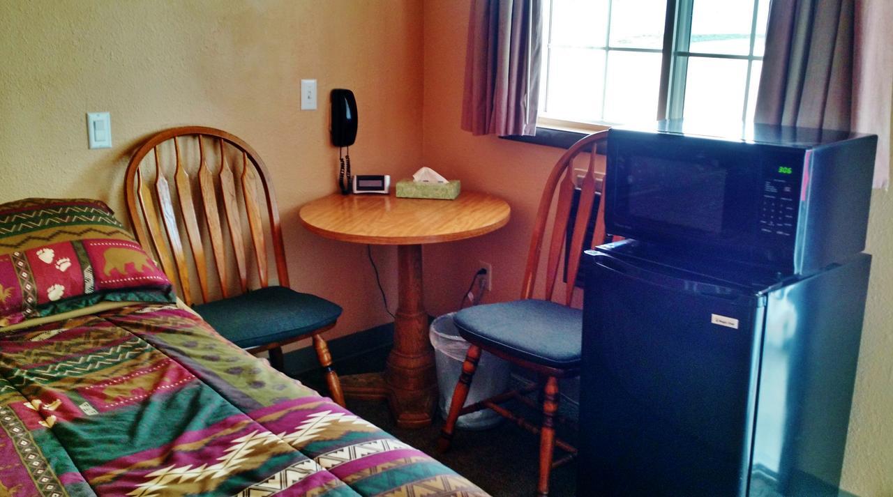 Going To The Sun Inn And Suites Browning Esterno foto