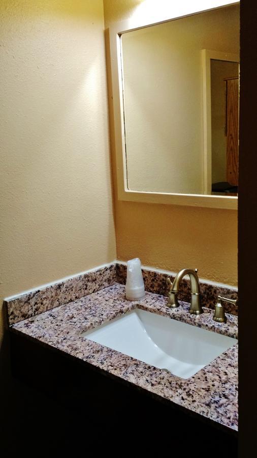 Going To The Sun Inn And Suites Browning Esterno foto